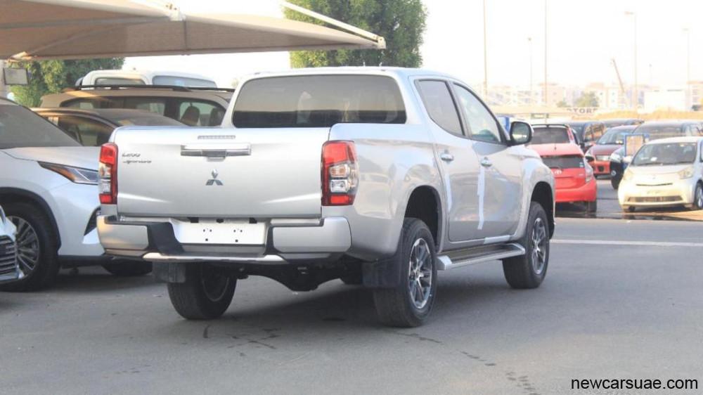 Mitsubishi L200 Sportero 2,5DSL with Super Select & power seats 