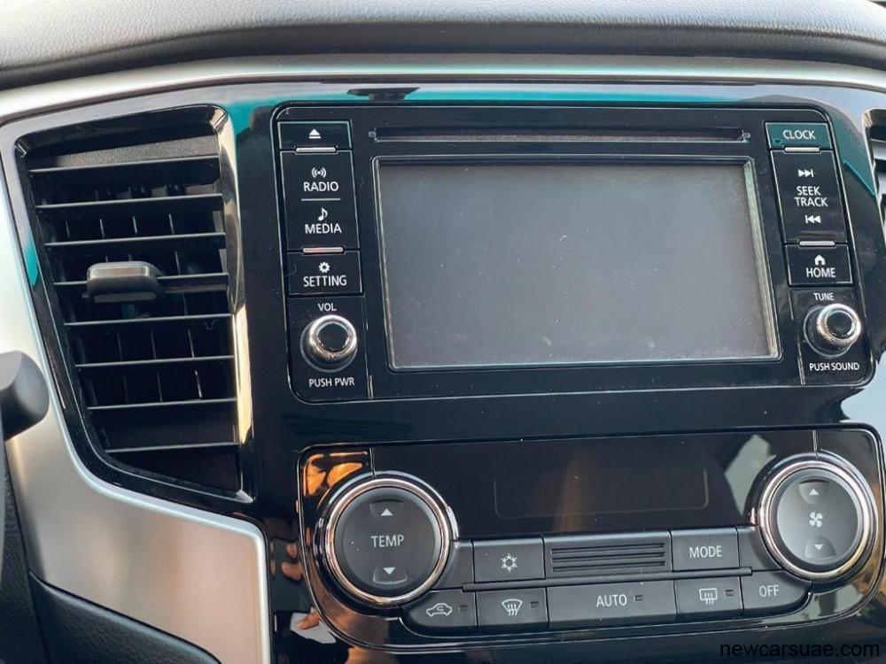 Mitsubishi L200 Sportero 2,5DSL with Super Select & power seats 