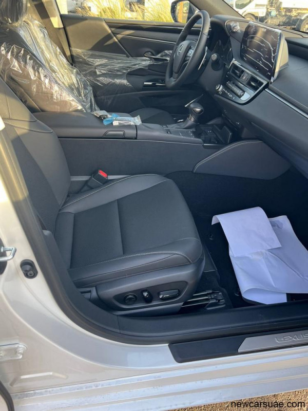 Lexus ES200 EU 2L Petrol 150 hp