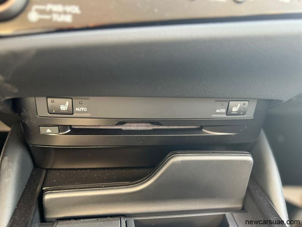 Lexus ES200 EU 2L Petrol 150 hp